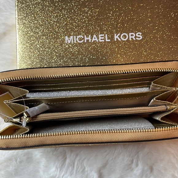 NWT and box | Michael Kors Gold wallet - Picture 5 of 9